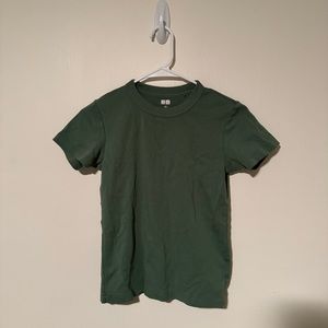 Uniqlo - Green UniqloU basics tee